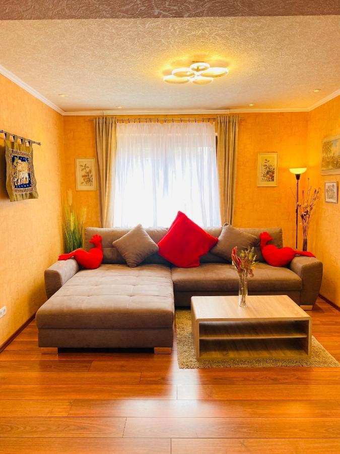 T&T Ferienwohnung Rheinbrohl Экстерьер фото